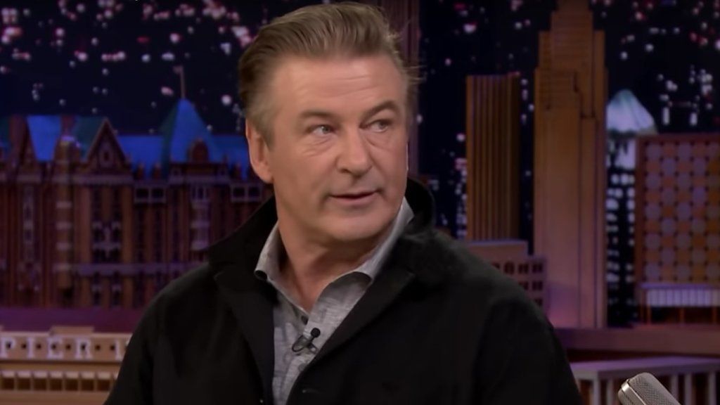 Akár börtönbe is kerülhet az operatőrt véletlenül lelövő Alec Baldwin, ezt mondja az ügyvéd