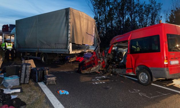 „Úristen, nem áll meg” – Megszólalt az egyik szemtanú, aki végignézte az M1-esen történt borzalmas tragédiát – videó