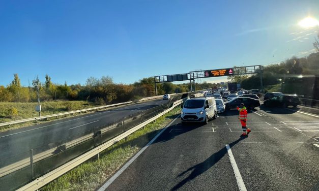 Halálos baleset az M3-on, a mentőhelikopter sérülteket vitt kórházba