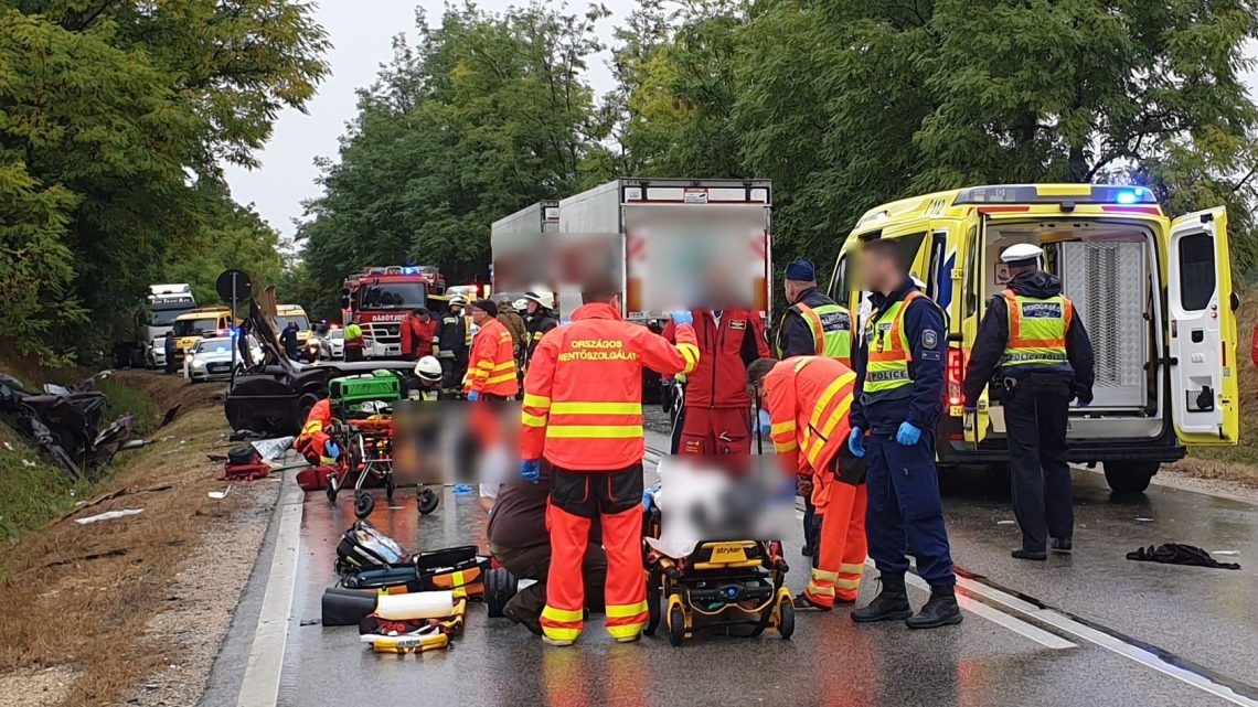 Három unokatestvér halt meg a brutális Somogy megyei horrorbalesetben – Egyiküket a várandós menyasszonya gyászolja – Fotók a helyszínről