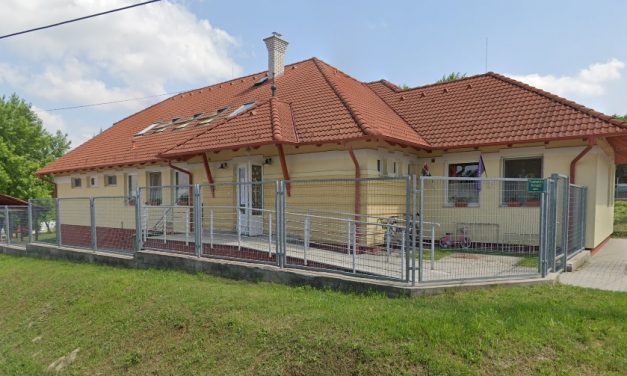 Újabb balhé a dunaalmási botrányóvodában! Felmondott a fél óvoda és kiderült, ott sem volt a bántalmazott gyerek, amikor állítólag megverte az óvónő