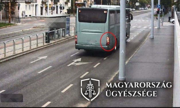 Tragédia Budapesten: turistabusz gázolt halára egy elektromos rolleres férfit – Fotók a helyszínről