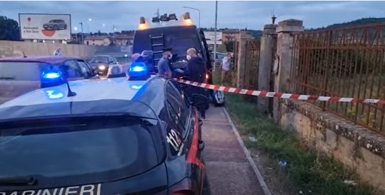  „A vádlott tettét illetően erősen körvonalazódik az előre megfontoltság” – ketrecbe zárták a tárgyaláson a gyermeke életét Olaszországban kioltó Bradács Katalint