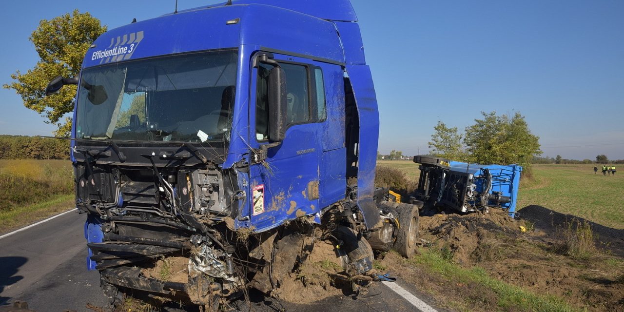 Tovább bonyolódik a dörgicsei dráma:  a 71 éves férfi megölte a feleségét, felgyújtotta a házat, majd meztelenül karambolozott – A házban a 15 éves kamasz lányuk is bent éghetett