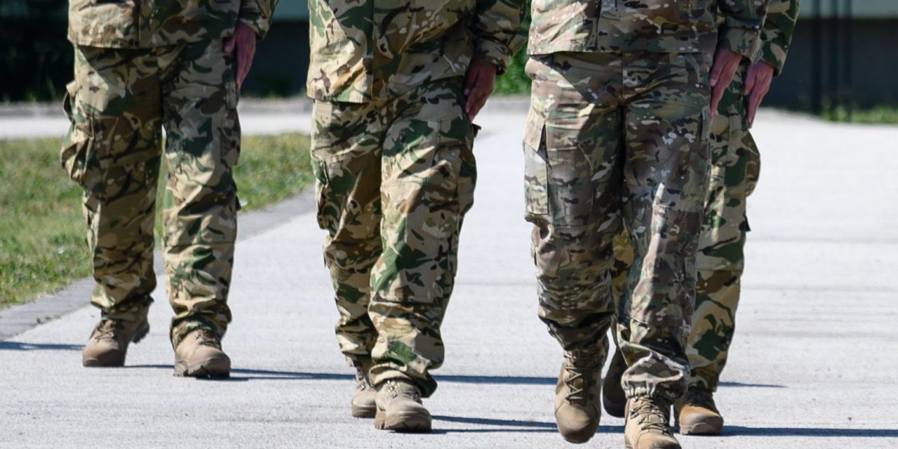 Amerikai katonának adta ki magát a csaló, 7 millió forinttal húzta le a dunaújvárosi nőt