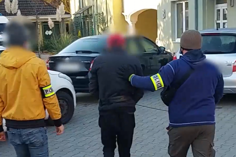Kamasz lányt kényszerített prostitúcióra egy 39 éves, Pest megyei férfi és a párja – A pénzét elvették, folyamatosan fenyegették és bántalmazták