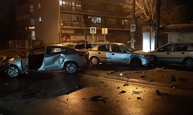 Hármas karambol történt Kőbányán, de nem ez volt az egyetlen baleset Budapesten az év utolsó előtti napján – Fotók
