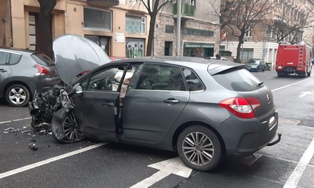 Csak az árút próbálta menteni, keresztben álltak az Attila úton, órákig tartott a helyszínelés a súlyos karambol után