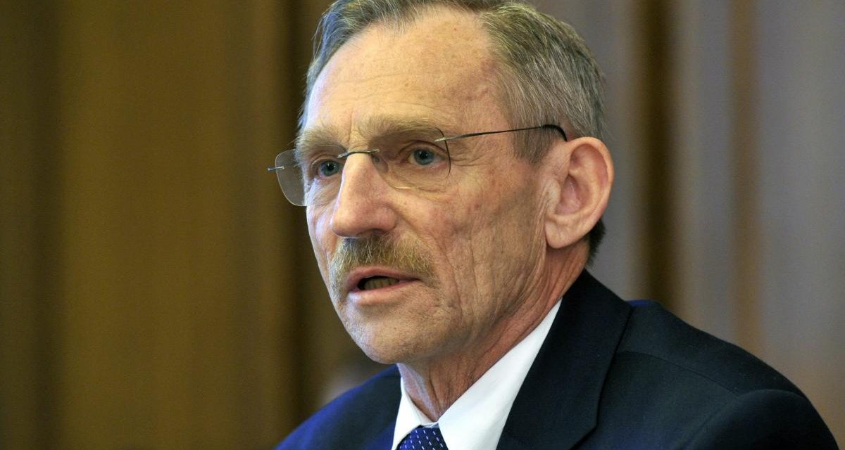 Közel 100 milliót csalt ki egy szélhámos Pintér Sándorra hivatkozva, a férfi zűrös NAV-ügyek elsimitását ígérte a megtévesztett vállalkozóknak