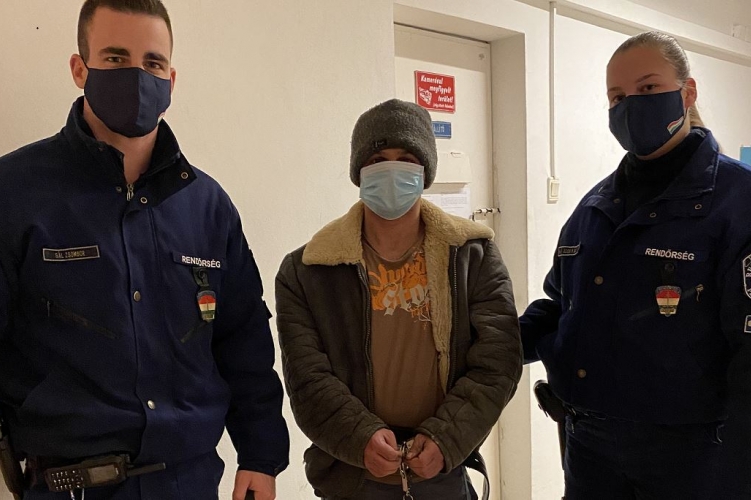 Elfogták a rendőrök a váci nők rémét: a 32 éves férfi azt a testrészét mutogatta az utcán helyieknek, amelyre senki sem volt kíváncsi