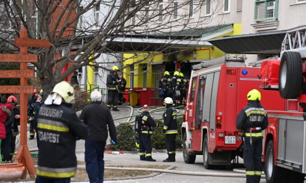 „Lassú és fájdalmas halált fog halni” – durva fenyegetéseket kapott volt párjától az a kétgyermekes anya, aki halálra égett egy budapesti lakásban
