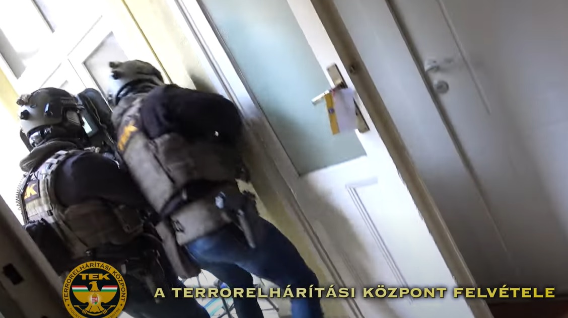 Tonnaszámra hozták a kokaint – Budapesten, a Múzeum körúton csaptak le a TEK-esek a drogbáróra – Videó