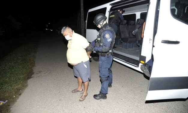 Hatalmas drogfogás: már évek óta húzódott az ügy, de a ceglédi zsaruk nem hagyták annyiban – 90 rendőr, 30 autóval indult meg, hogy pontot tegyenek a történet végére