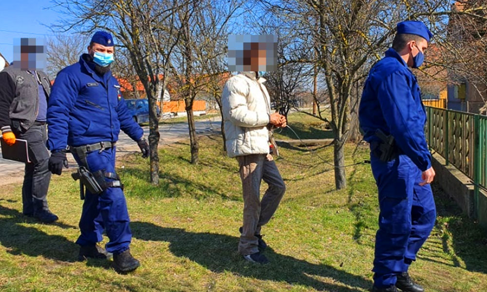 Disznótorost ment lopni, kettős tragédia lett belőle: a bíróság mégis felmentette a 27 éves Kálmánt, az ítélet szerint kóros állapotban oltotta ki a nyugdíjas házaspár életét