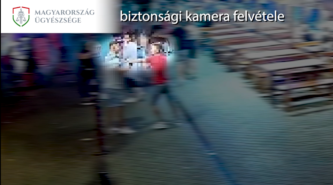 Jó kis verekedést rögzített a kamera a siófoki bulisoron, videón az utcai menet