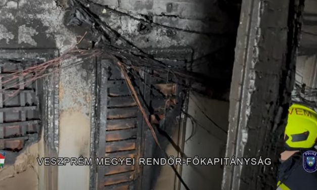 Szinte teljesen kiégett a veszprémi kormányhivatal, ahol egy 74 éves férfi felgyújtotta magát hétfőn: döbbenetes a videón rögzített látvány