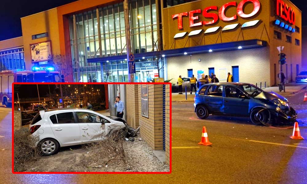A Tesco falának csapódott az Opel, a kirobbanó légzsáktól elvesztette eszméletét a sofőr