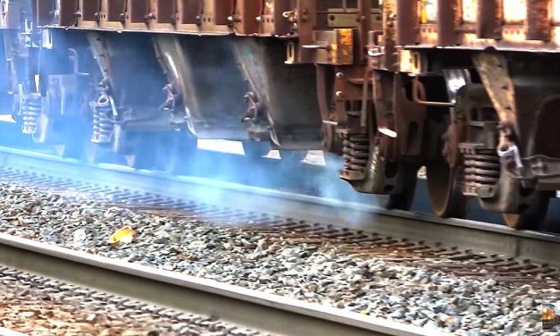 Beragadt a vonat kereke, a csillagszóróként szikrázó szerelvény 10 km hosszan felgyújtotta a vasút melletti növényzetet Biatorbágynál