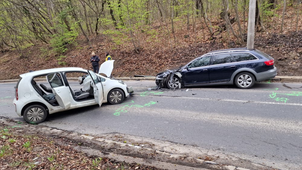 Ez van, ha az ember nem köti be magát, csoda, hogy túlélte a balesetet