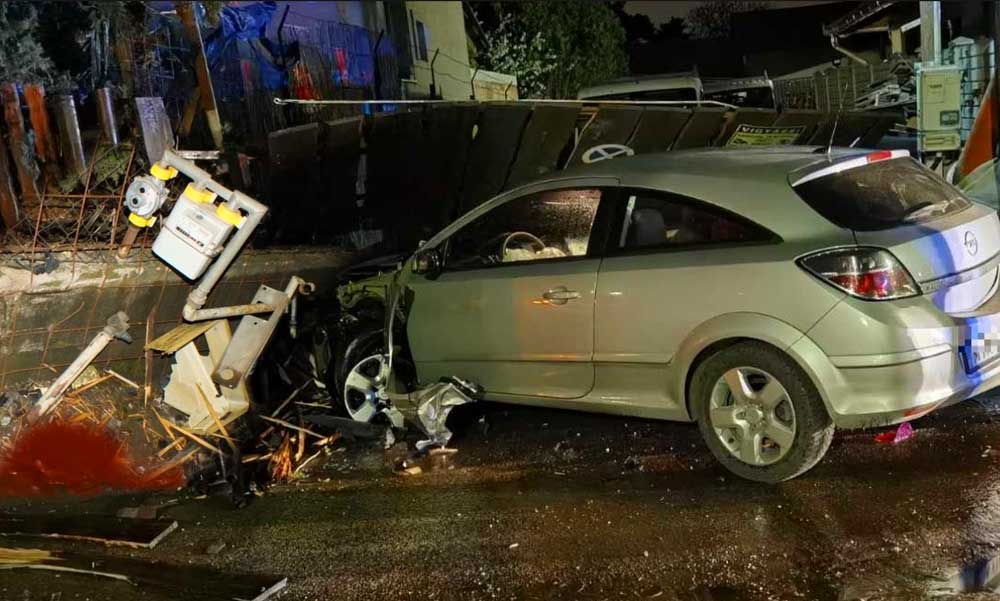„Hajlandó vagyok megtéríteni az okozott kárt, ha már ilyen hülye voltam” – 18 embernek kellett elhagynia otthonát Pest megyében, miután egy részeg férfi autójával nekiment egy kerítésnek