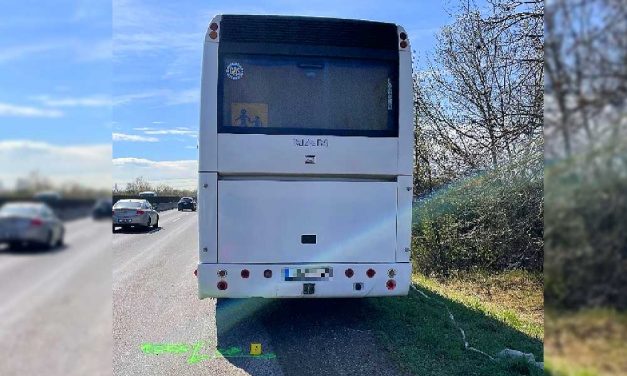 Óvodásokat szállító busz előtt büntetőfékezett Szentendrén a suttyó autós