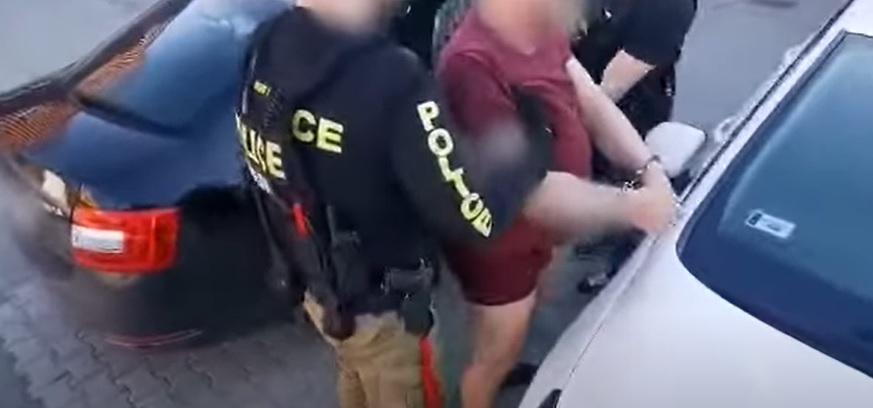 Viperával támadt a szórakozóknak egy férfi egy százhalombattai sörözőben