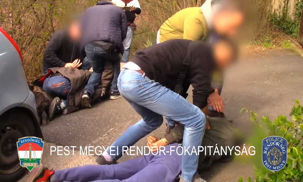 Kristályt kínáltak az utcán, majd megverték és kirabolták a két férfit