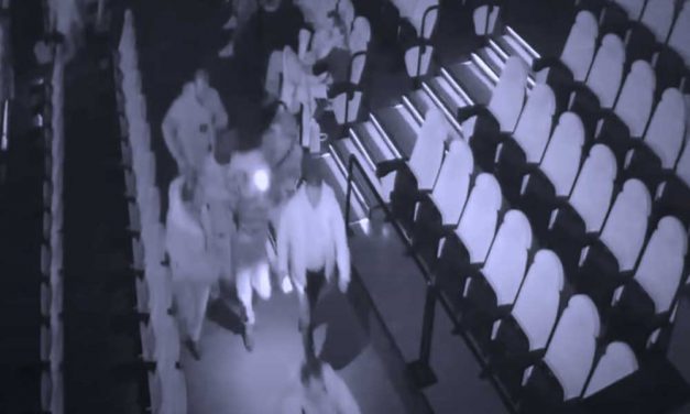 Szuperhős filmre ült be a gyilkosság után a tettes, vetítés közben rohanták meg a rendőrök – Videó