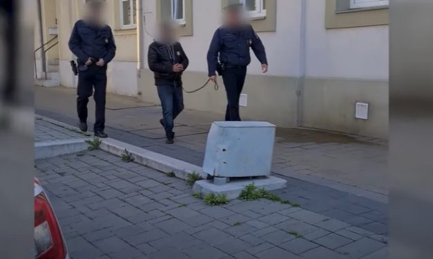 ”Add ide az órádat, mert baj lesz!” – majd jött a gyomros: a ceglédi vasútállomáson támadtak meg egy ott várakozó férfit