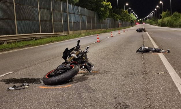 Kettészakadt egy Suzuki a 22. kerületben, a vezetője, egy lány, életét vesztette