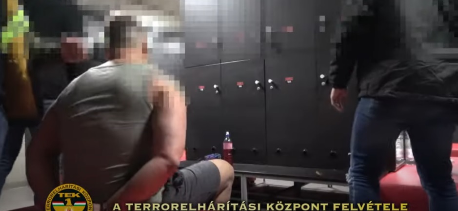 Trükkös módon próbálta meg elkerülni a börtönt ez a 46 éves férfi, ám akkor jött a TEK