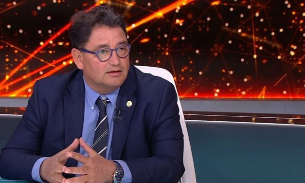 Merkely Béla nevével visszaélve próbálták meg rászedni a gyanútlan időseket: döbbenetes hazugsággal akartak tőlük pénzt kicsalni