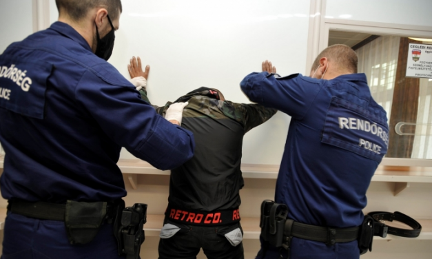Volt, ahonnan csak a sonkát vitték el, bűnbanda fosztogatott Pest megyében, legalább 42 helyre törtek be