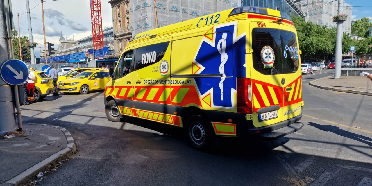Ezért volt a hatalmas dugó délután, taxis kontra bérautó a Nyugatinál