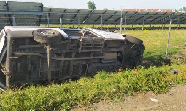 „Bele sem merünk gondolni, milyen állapotban vannak a szülei” – összetört a nagyfügedi baleset áldozatának családja, a kisbusz utasának életéért küzdenek a kórházban