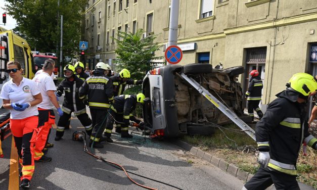 „Mindenkinek hiányzol, mindenki vár, de Te már soha többé nem jössz vissza” – szívszorító szavakkal búcsúznak rokonai attól a tápiószelei férfitól, aki egy budapesti balesetben vesztette életét