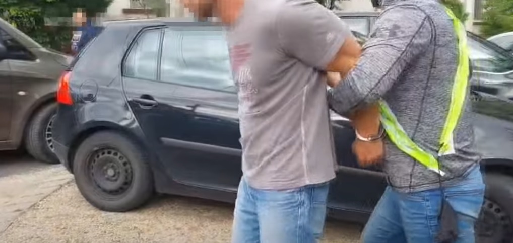 Lecsapott a TEK, így fogták el a tiszavasvári fegyveres rablókat – videó
