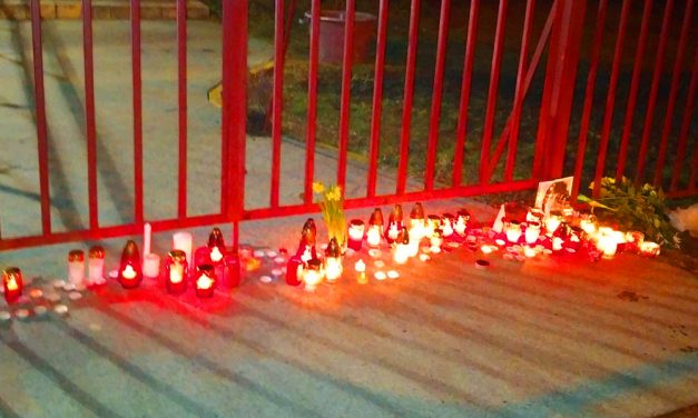 Tragédia a hatvani iskolában: összeesett és meghalt egy 14 éves fiú az osztályteremben