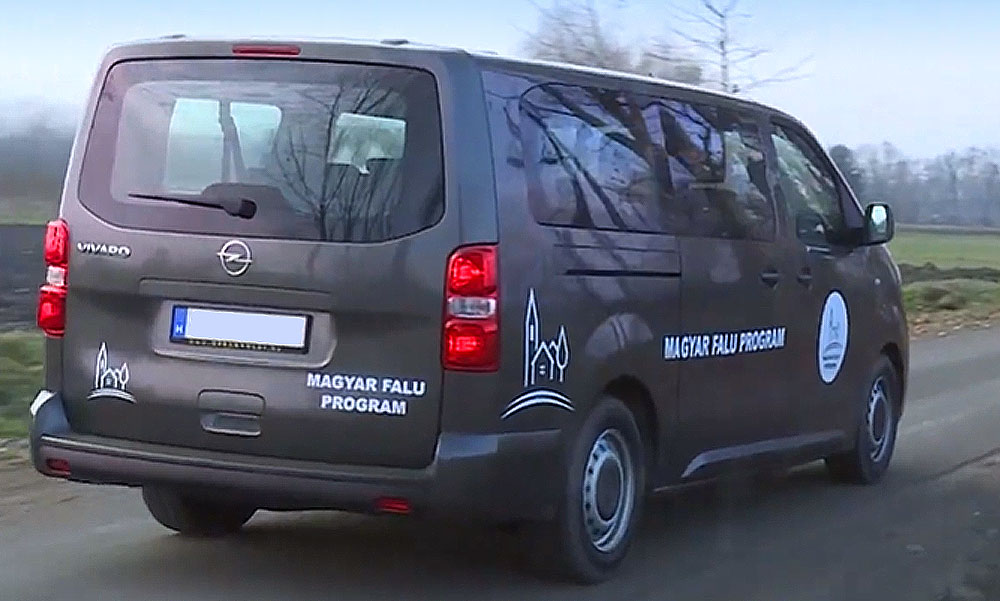 „Egy ekkora tragédiát nem lehet könnyen feldolgozni” – megszólalt annak a sofőrnek a fia, aki egy egész napra bezárta a 4 éves Inezt a buszba