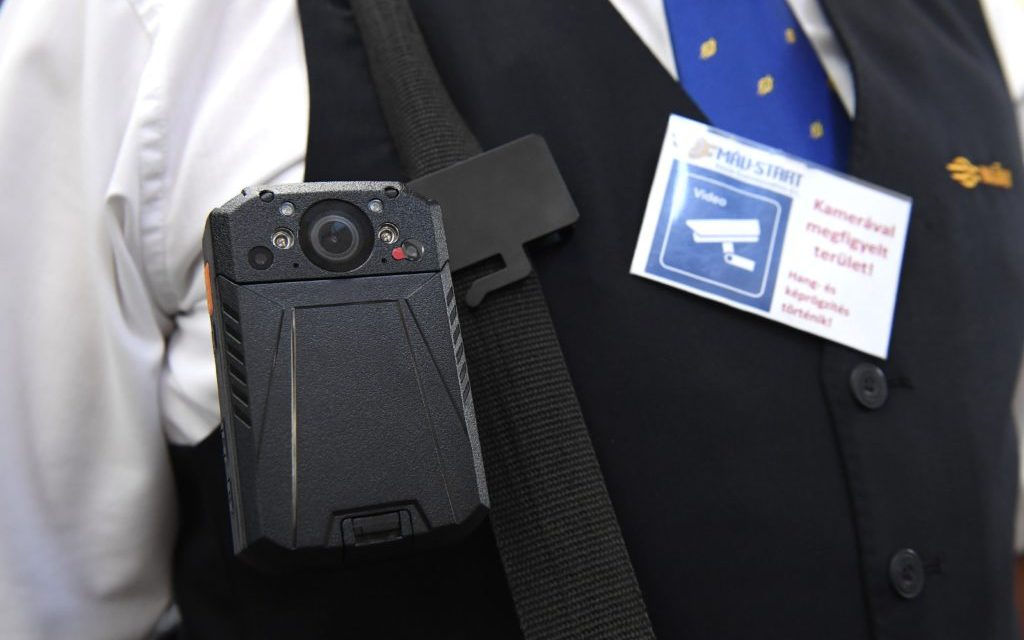 Bliccelő utas vert meg egy kalauzt a Keletiben, a MÁV dolgozóját kórházba vitték