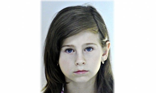 Házuk udvaráról tűnt el egy 10 éves kislány Kunhegyesen – A rendőrség nagy erőkkel keresi, ezt kérik a lakosságtól