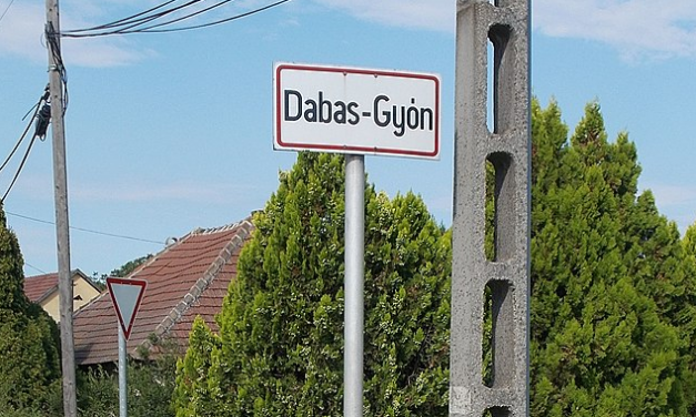 Egy 27 évvel ezelőtti gyilkosság miatt akarják elűzni a tettest Dabasról, fellázadt a település