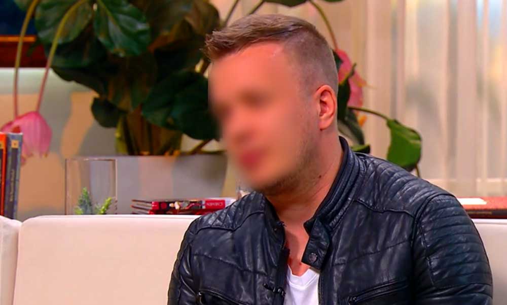 „Ki-be járnak nálunk a rendőrök, meg talán azok is, akiket megkárosított” – nem örülnek Fekete Dávid édesanyjának a szomszédai, hogy az énekes a házukban tölti háziőrizetét