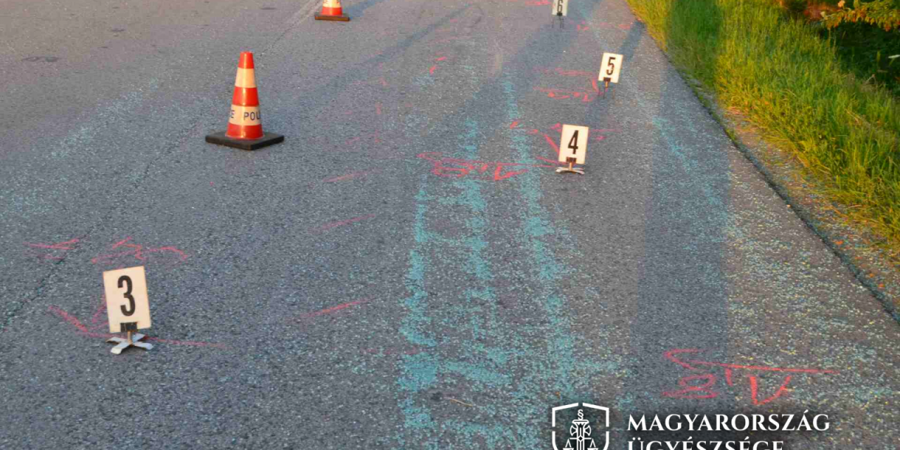 Egy traktor szélvédőjéből származó üvegszilánkok miatt halhatott meg a 33 éves mátészalkai családapa, motorja megcsúszott az úton és egy betonkerítésnek ütközött