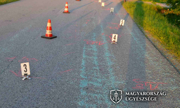 Egy traktor szélvédőjéből származó üvegszilánkok miatt halhatott meg a 33 éves mátészalkai családapa, motorja megcsúszott az úton és egy betonkerítésnek ütközött