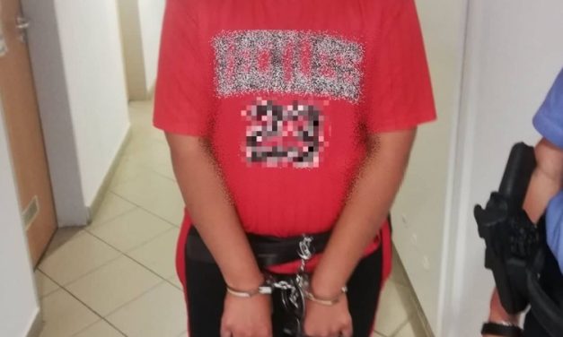 Egy buszmegállóban támadták meg ezt a férfit, a pénzét követelték, majd fenyegetni kezdték