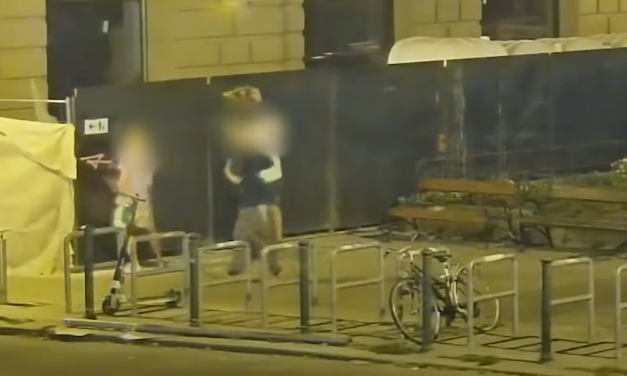 Egy építési területet firkáltak össze a srácok, vicces magyarázatot adták rá, de a rendőrség nem humorizál