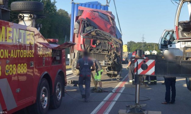 Életét vesztette a kamionos az M80-ason, az M0-on és és az M7-en is balesetek voltak