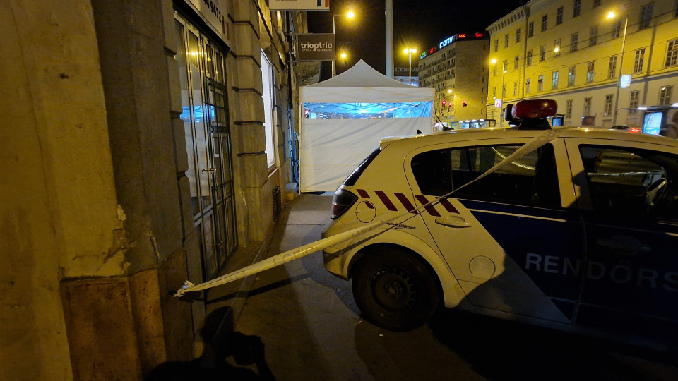 A földön feküdt egy ember a Ferenc körúton, már nem tudták megmenteni, valószínűleg menekült volt