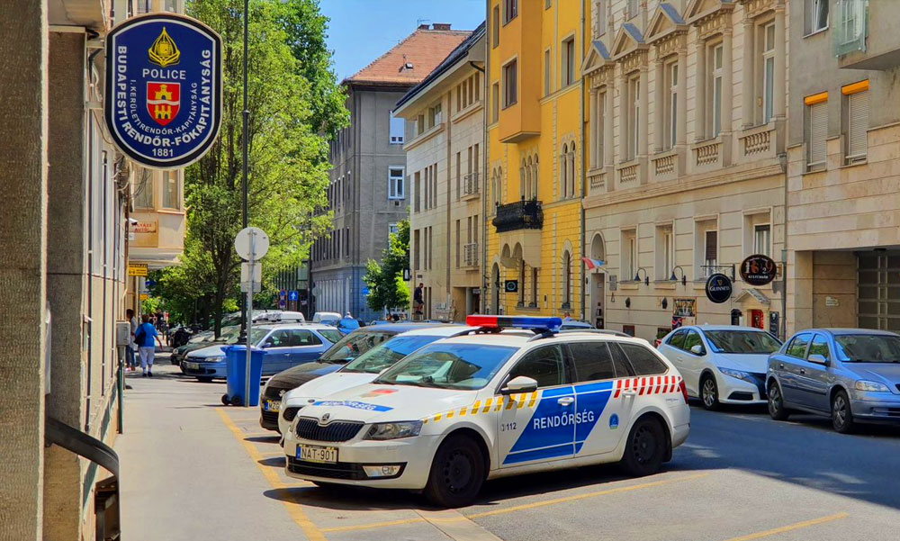 Elfogták a budapesti nők rémét! Kisgyerekkel hazafelé tartó anyukát fogdosott a férfi, majd másnap újabb áldozatot keresett